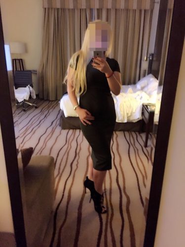 Çılgın dans yapan escort Hasibe