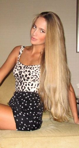 Çılgın dans yapan escort Hasibe