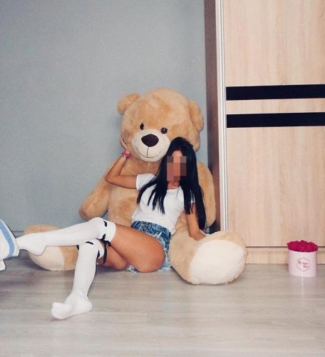 Cıvıl-cıvıl dans yapan Feyman