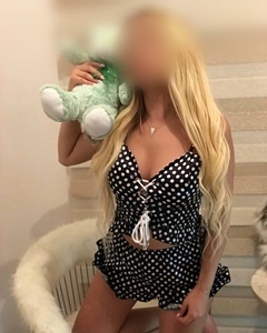 Eşsiz masöz bayan Asli