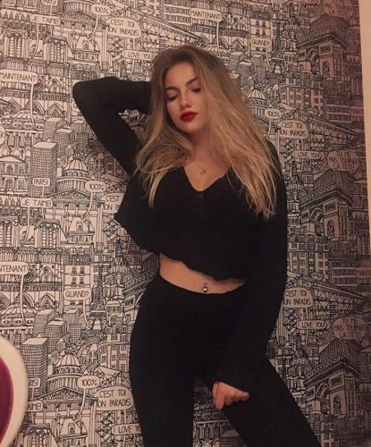 Kaliteli kendi yeri olan bayan Afşar