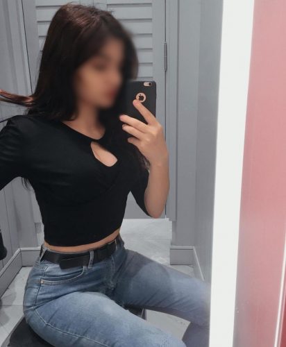 Mersin'deki Dikkat Çeken Escort Bayanlar: İnce ve Aydınlık Bir Güzel
