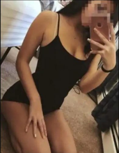 Muhteşem evinde buluşan hatun Gülay