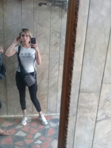 Neşeli orijinal resimli hanım Ege