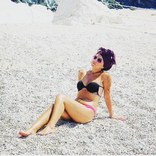 Seksapel öpüşmeyi seven hatun Iyem