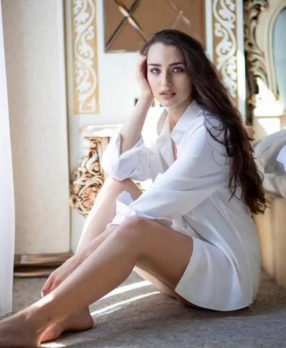 Seksi ön sevişme yapan kız Benan