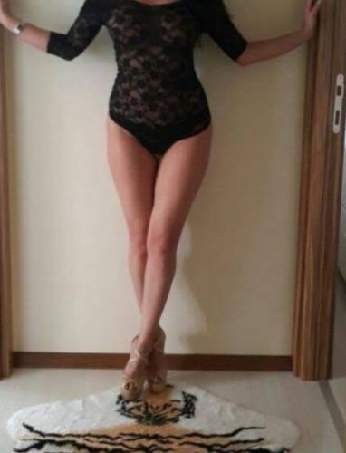 Şımarık kaprissiz hanım Iffet