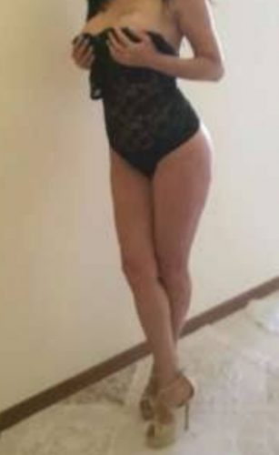 Şımarık kaprissiz hanım Iffet